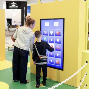 Interactive Games for Shopping Centre Engagement